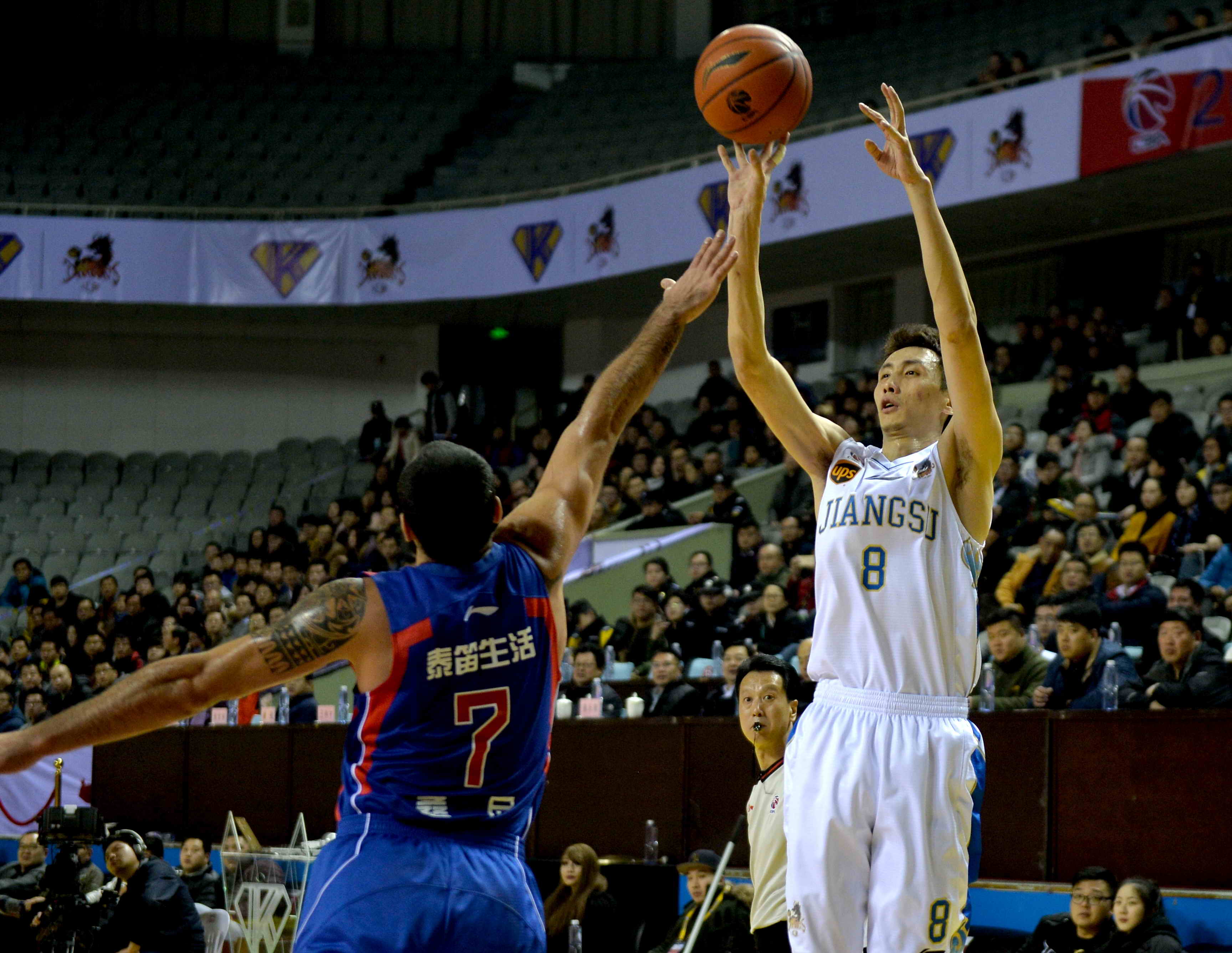 他们在跟踪 他们在跟踪